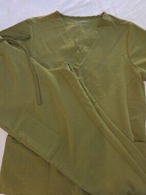Mandala Bright Green Scrub Top And Jogger Pants - M-top M-Petite Pants